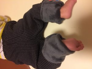 ベルメゾンのモニターに当選！「裏シャギーロングパンツ」を息子に履いてもらった